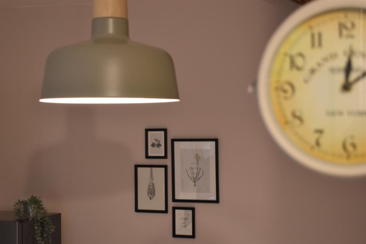 Felice House Apartment Кардано ал Кампо Екстериор снимка